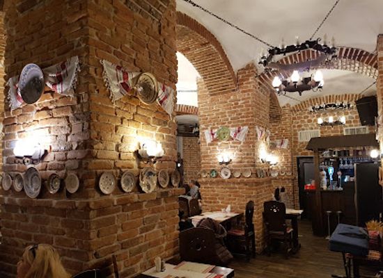 romania/bucharest/restaurant/taverna-covaci
