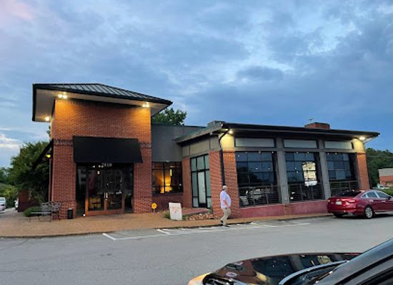 tennessee/middle-tennessee/restaurant/darfons-restaurant-bar