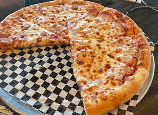north-dakota/lake-metigoshe-state-park/restaurant/sundowners-pizza
