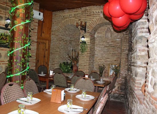 georgia/sighnaghi/restaurant/host-of-signagi-restaurant