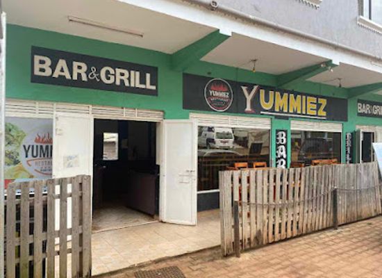 uganda/entebbe/restaurant/yummiez-bar-and-grill