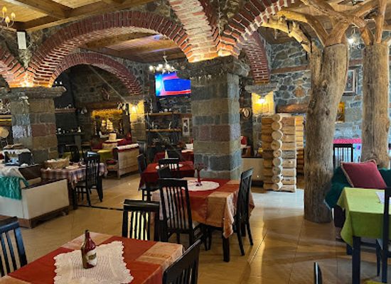 albania/devoll/restaurant/restaurant-la-montagna