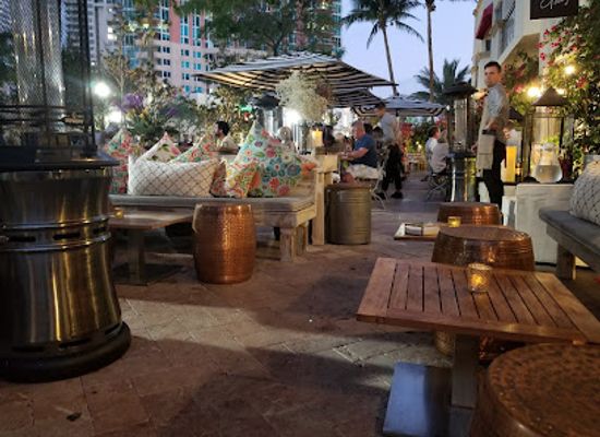 florida/miami-beach/restaurant/call-me-gaby