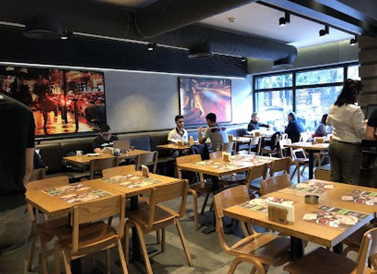 lebanon/beirut/hamra/restaurant/zaatar-w-zeit