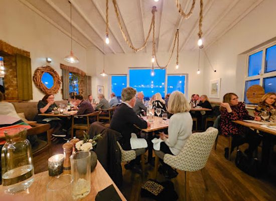 united-kingdom/norfolk-broads/restaurant/the-white-horse-brancaster-staithe