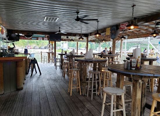 tennessee/jack-daniel-s-distillery/restaurant/bluegill-grill