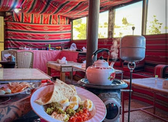 jordan/dana/restaurant/7-caves-restaurant