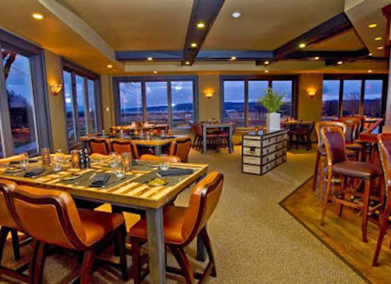 wisconsin/glacial-lake-wisconsin/restaurant/hunt-club-steakhouse