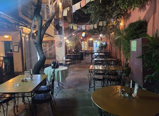 nepal/kathmandu/thamel/restaurant/cafe-mitra