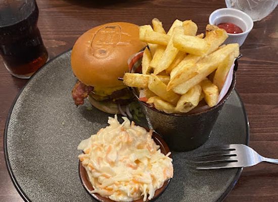 united-kingdom/dyfed/restaurant/the-fox-hounds