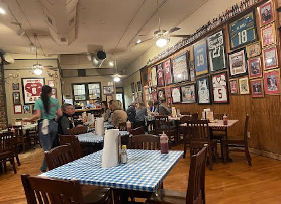 arkansas/fayetteville/restaurant/doe-s-eat-place
