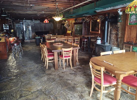 wisconsin/driftless-area/restaurant/the-legendary-monarch-public-house