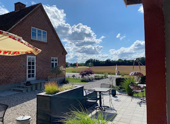 denmark/mols-bjerge/restaurant/stenbakhus-mad-pa-mols