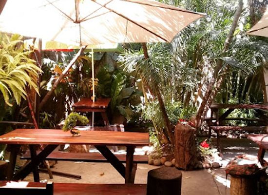 guatemala/flores/restaurant/cafebar-parrillada-la-6ta-ave