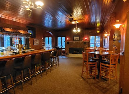 wisconsin/northwoods/restaurant/norwood-pines-supper-club