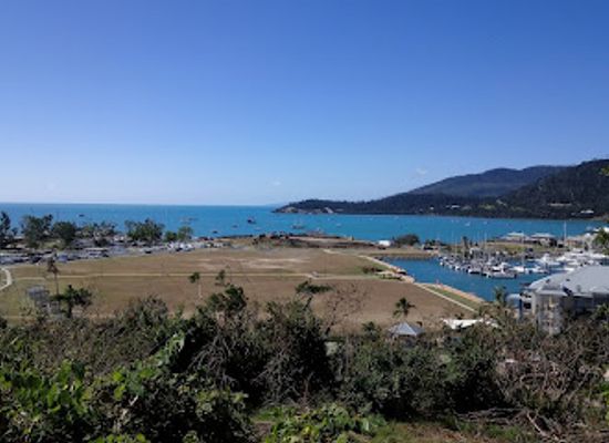 australia/whitsunday-islands/restaurant/anchor-bar