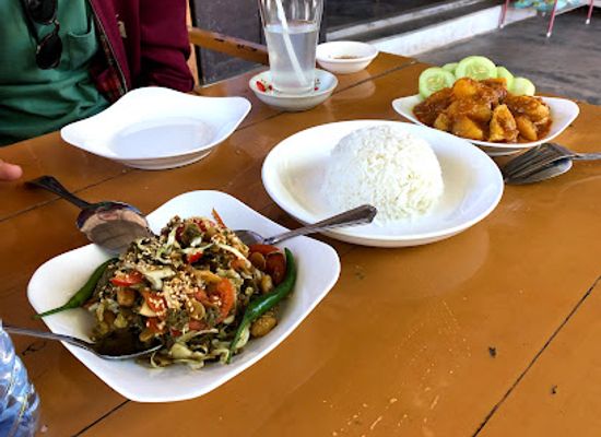 myanmar-burma/inle-lake/restaurant/new-life