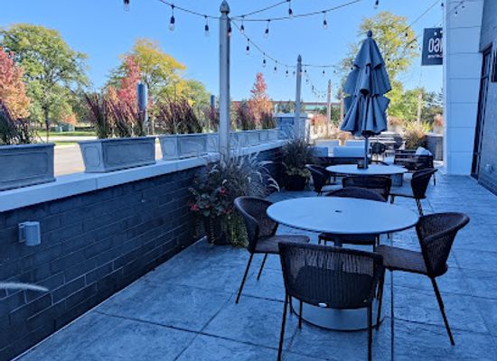 illinois/driftless-area/restaurant/oaken-bar-bistro