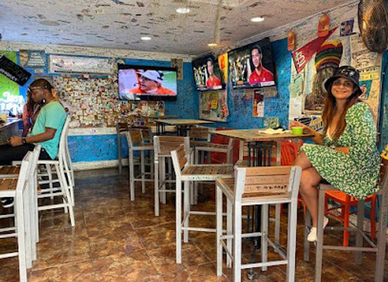 the-bahamas/nassau/restaurant/the-bearded-clam-sports-bar-restaurant