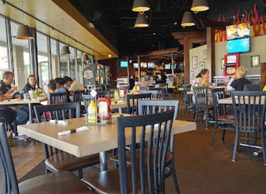 ohio/mason/restaurant/lucky-dog-grille