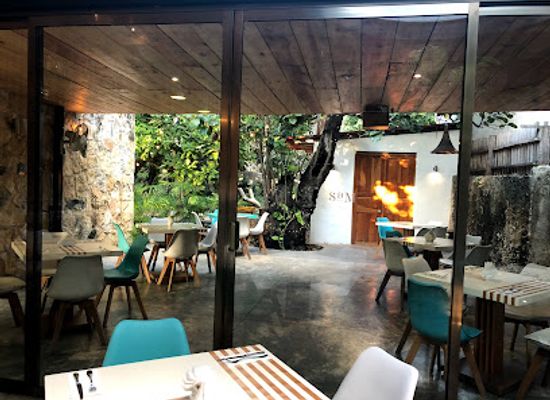 mexico/cozumel/restaurant/azul-madera