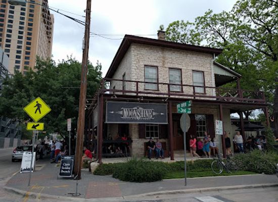 texas/austin/downtown-austin/restaurant/moonshine-grill
