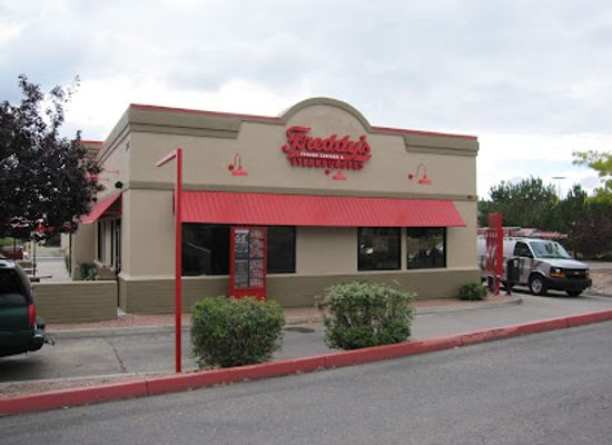 arizona/coconino-national-forest/restaurant/freddy-s-frozen-custard-steakburgers