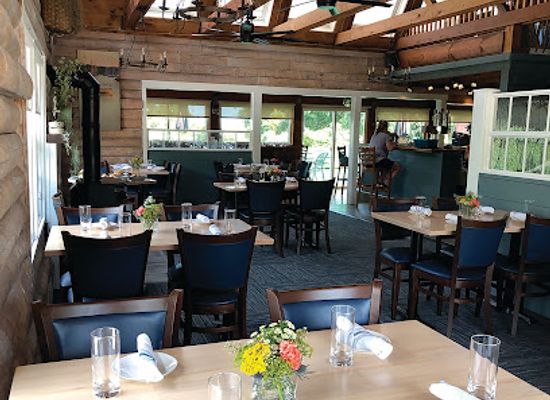 rhode-island/narragansett-bay/restaurant/the-coastal-cabin-restaurant