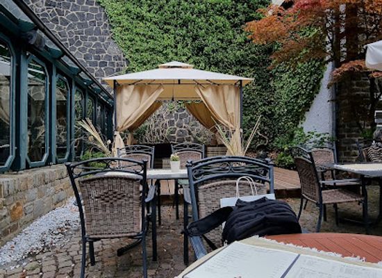 germany/eifel/restaurant/restaurant-im-burghof