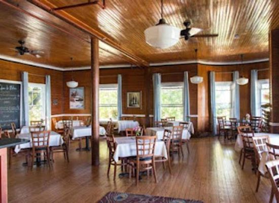 maine/mid-coast/restaurant/blue