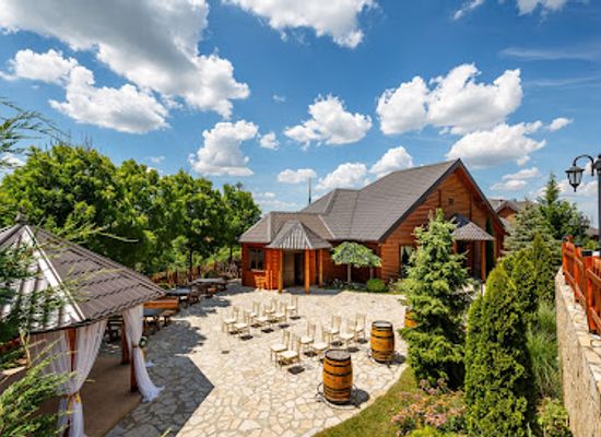 serbia/fruska-gora-national-park/restaurant/restoran-kompleks-vidikovac-restoran-za-svadbe-i-proslave