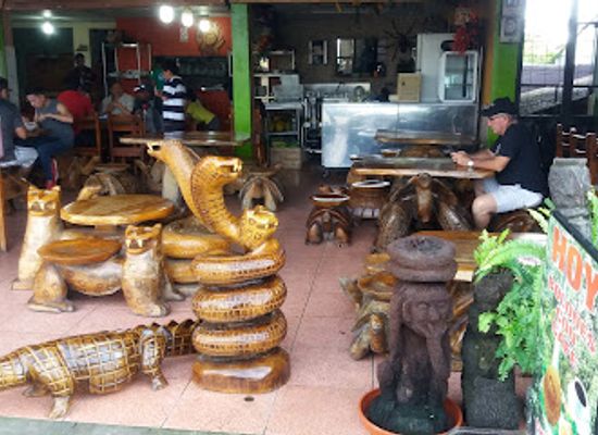 ecuador/pastaza-region/restaurant/paradero-de-comidas-tipicas-yasuni