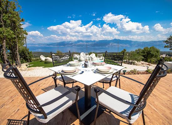 croatia/brac-island/restaurant/cava-brac