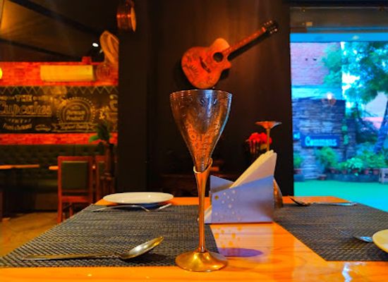 india/lucknow/restaurant/mellows-restaurant-and-banquet