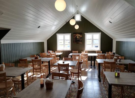 iceland/olafsvik/restaurant/arnarbar
