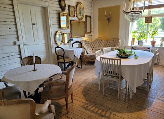 sweden/smaland/restaurant/svenska-tantens-tradgardscafe
