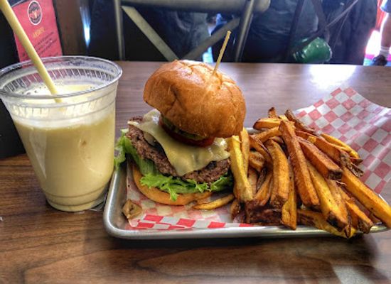 colorado/estes-park/restaurant/penelope-s-old-time-burgers