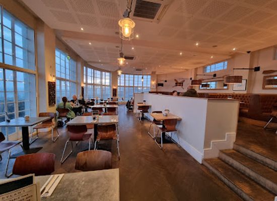 united-kingdom/snowdonia-national-park/restaurant/dylan-s-criccieth