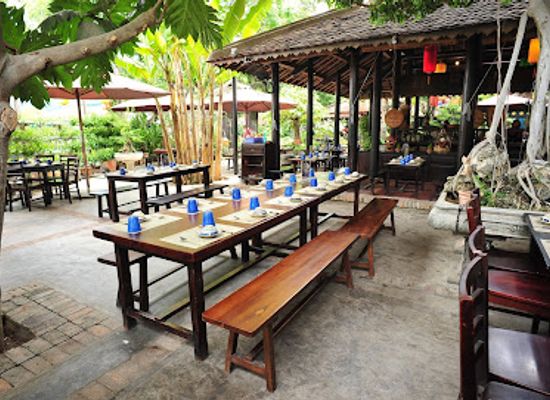 vietnam/south-central-coast/restaurant/lang-ngon-vietnamese-cuisine-seafood-restaurant