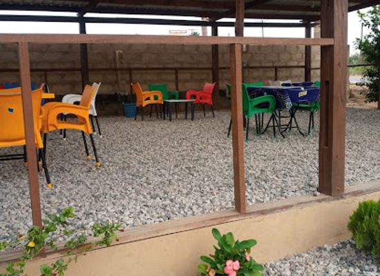 ghana/kusaug/restaurant/kujaara-hangout