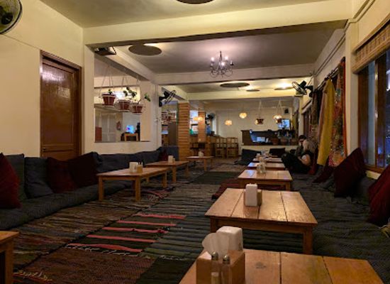 nepal/kathmandu/thamel/restaurant/places-restaurant-and-bar