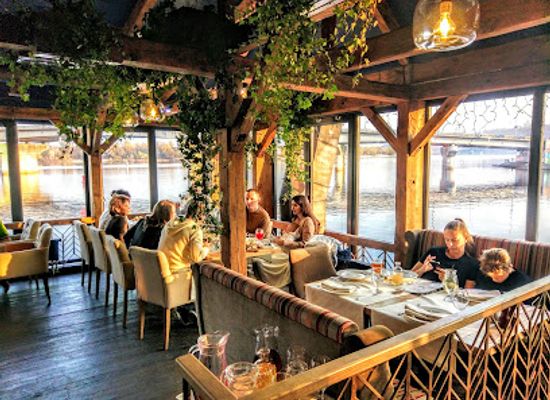 ukraine/sian-river/restaurant/hutorets-na-dnipri