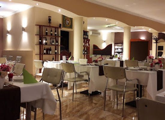 hungary/szekesfehervar/restaurant/kiskulacs-vendeglo