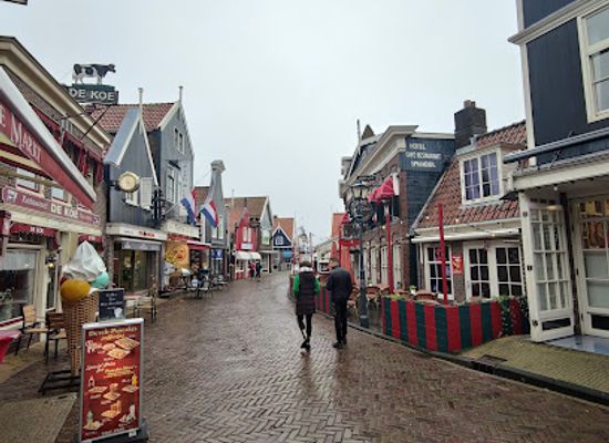 netherlands/volendam/restaurant/fish-chips-volendam