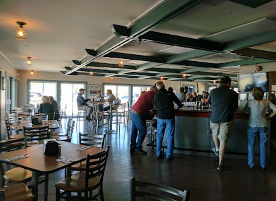 new-york/buffalo/canalside/restaurant/charlie-s-boat-yard