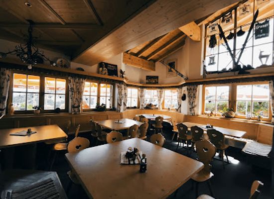 austria/kitzbuhel/restaurant/hahnenkammstuberl
