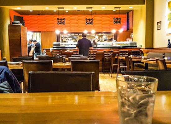 illinois/chicago/millennium-park/restaurant/hot-woks-cool-sushi