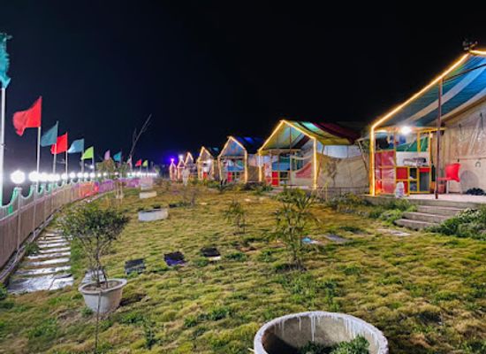 pakistan/swat-valley/restaurant/pamir-camping-resort