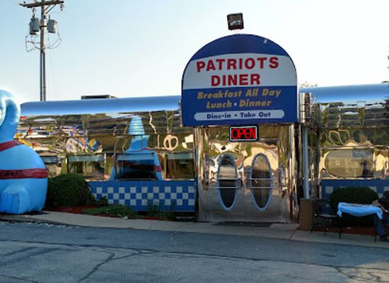 rhode-island/blackstone-valley/restaurant/patriots-diner