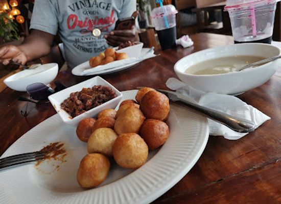 cameroon/littoral/restaurant/tchopetyamo